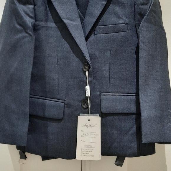 Mini world 5t Suit - brand new - Picture 1 of 7